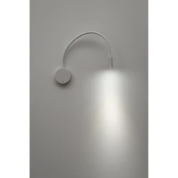 Arte Lamp Asta A5879AP-1WH Настенный современный, полностью белый, минималистичный светодиодный светильник-бра с гибкой резиновой ножкой и выключателем на основании, LED 5Вт 3000K 300Лм CRI90 24° IP20 220В