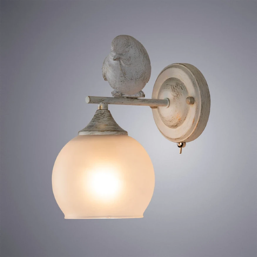 Arte Lamp Gemelli A2150AP-1WG Настенный светильник бра с птичкой, плафон шар 13 см, белое стекло, основание золото/белый металл, лампа E27 1шт до 60Вт IP20 220В, без выключателя на корпусе