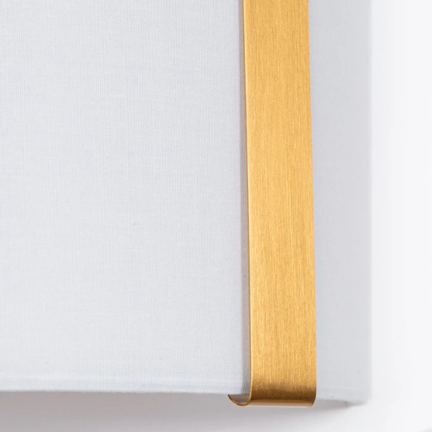 Arte Lamp Dream A4110AP-2PB Настенный светильник, бра, классического стиля с абажуром шириной 25 см, плафон белый текстиль, медный металл, лампы E14 2шт до 40Вт IP20 220В, без выключателя на корпусе